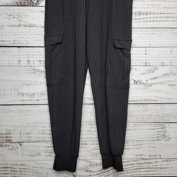 Nasty Gal High Rise Ribbed Cargo Pocket Pants Black | Size 4 - Picture 3 of 8